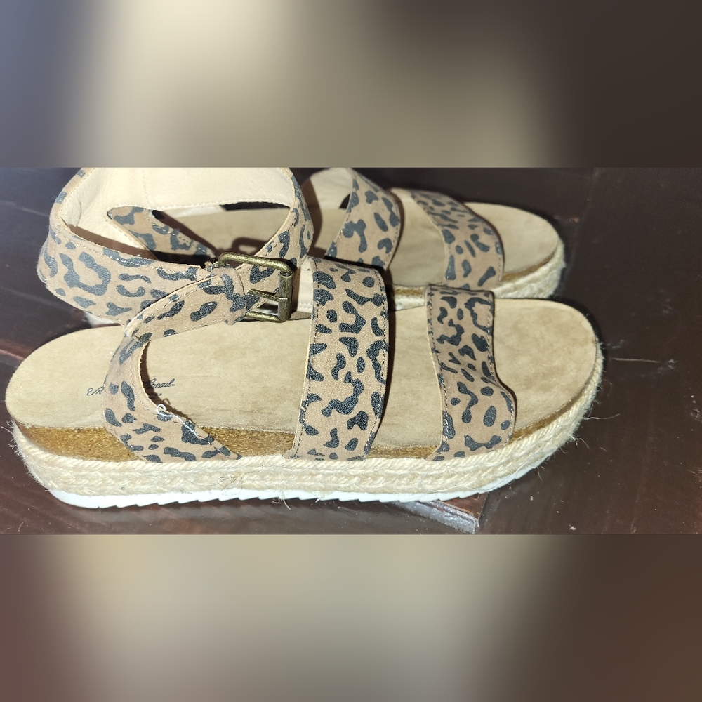 Leopard sandals